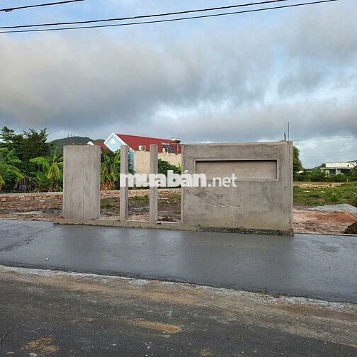 Bán lô đất góc trung tâm xã Phước Hải 2 mặt tiền 309m2 giá chỉ 2,6 tỷ