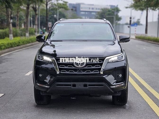 Toyota Fortuner 2024 2.7L 4x2 AT 7,000 km như mới.