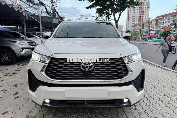 TOYOTA INNOVA CROSS 2.0AT - 26000 km