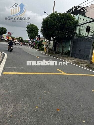 MẶT BẰNG TRỐNG SUỐT 200M2 MẶT TIỀN ĐƯỜNG PHẠM VĂN ĐỒNG