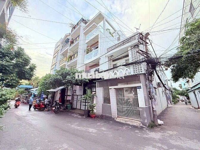 Nhà Đẹp 3 Tầng — Gần Lê Trọng Tấn, Cộng Hòa, (5m x 18m) Đông