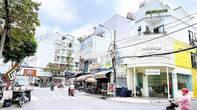 Nhà Đẹp 3 Tầng — Gần Hoà Bình, Lũy Bán Bích, Âu Cơ  (4,3m x 15m) Đông
