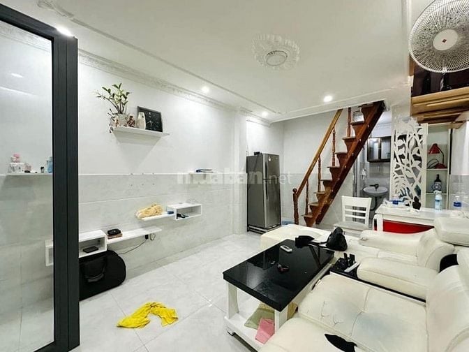 Li dị bán gấp nhà Trần Hưng Đạo,Q1,giá 2,25 tỷ,dt 56m2,sổ hồng riêng