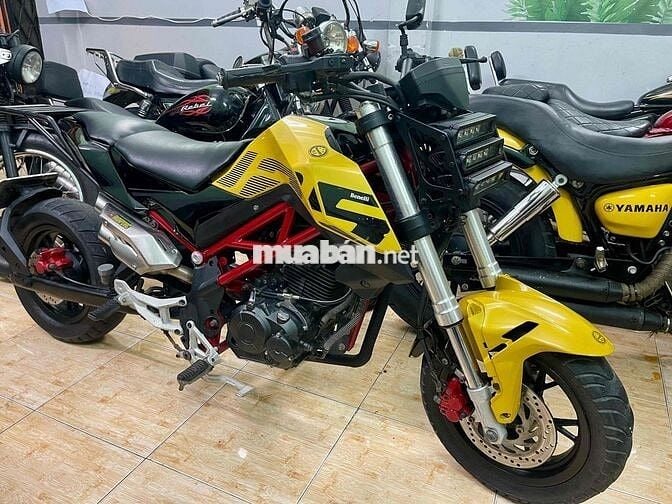 moto benelli tnt 125