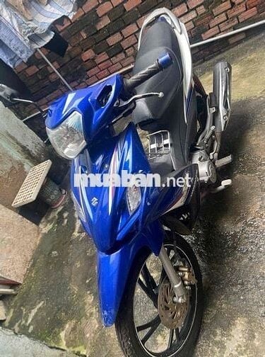 Bán xe máy suzuki, xe còn mới máy êm.
