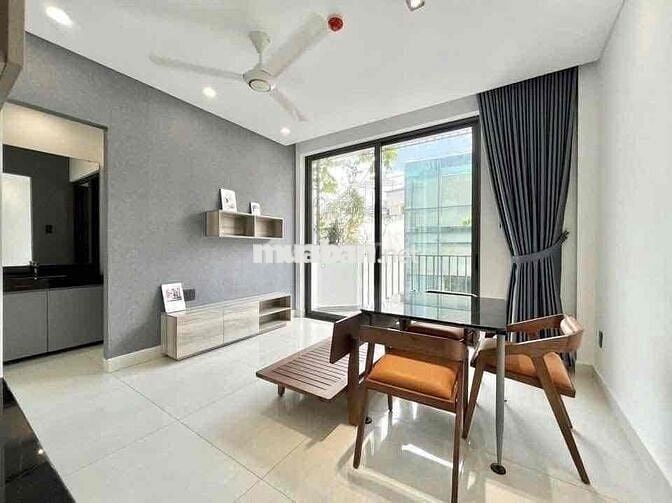 Cho thuê căn hộ Studio 1PN ban công ngay sân bay Tân Sơn Nhất