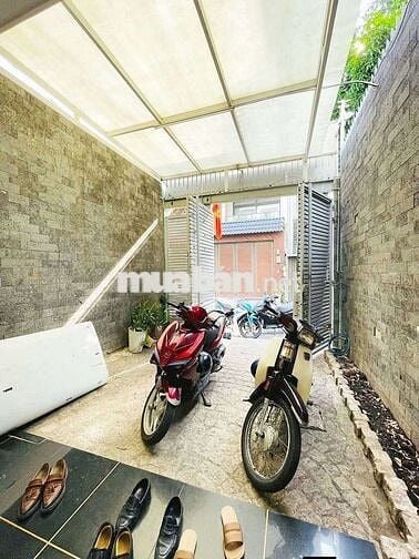 NHÀ 3 TẦNG SÀN GỖ CAO CẤP KHU LÊ VĂN SỸ