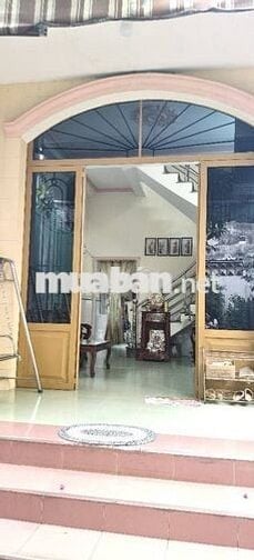 QUẬN 7 CHỈ NHỈNH 9TỶ XE HƠI ĐỔ CỔNG