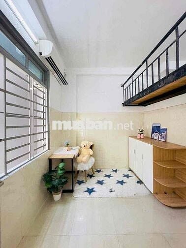 CĂN HỘ GÁC LỬNG TÁCH BẾP CÓ CỬA SỔ THOÁNG MÁT NGAY TÂN BÌNH