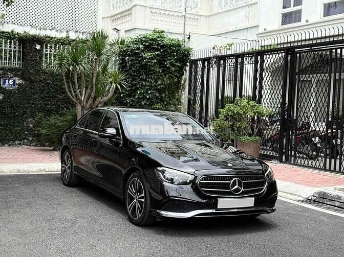 Mercedes Benz E180 model 2022 1 chủ