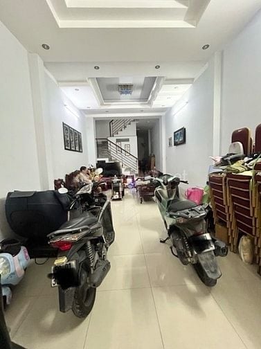 Bán nhà hơn 8 tỷ, 80m2, 3 Tầng, Ngay Tân Hương, Tân Phú