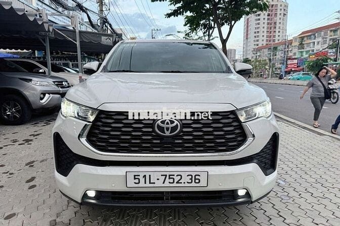 Toyota Innova Cross 2.0 CVT 2024 - 26000 km