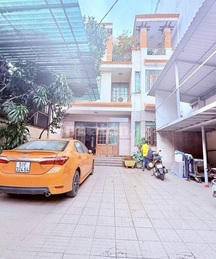 Bán nhà HXH thông Trần Hưng Đạo P2 Q5 dt 9x23m nhà 4 tầng giá 37 tỷ.