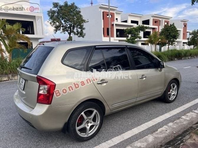 Kia Carens LX 1.6 MT 2010
