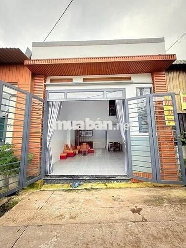 Ngộp ! Bán  căn nhà cấp 4 có lửng ở ngay TT Củ Chi 86m2 SHR giá 920tr