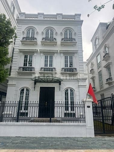 Bán Biệt Thự Phố dự án Avenue Garden diện tích 226m mặt đường 46m.