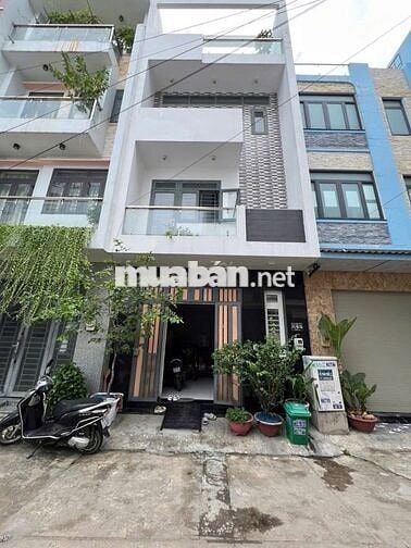 HẠ GIÁ BÁN GẤP NHÀ HẺM XE TẢI THÔNG LẠC LONG QUÂN, 3 TẦNG CỨNG CÁP