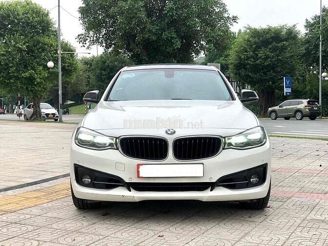 BMW 3 Series 2017 320i GT - 80000 km