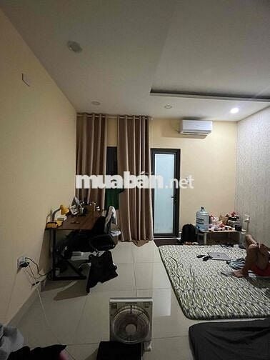 Phòng tầng 2 của nhà Nguyên căn