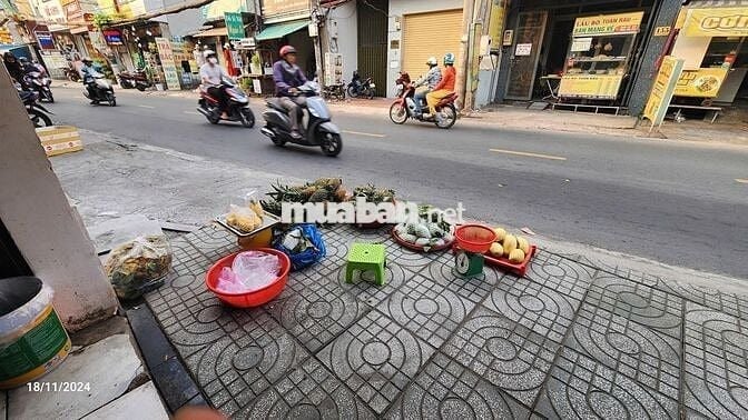 Nhà nguyên căn mặt tiền sầm uất đường Đông Bắc gần cvpm Quang Trung
