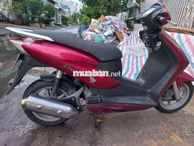 Honda dylan 150