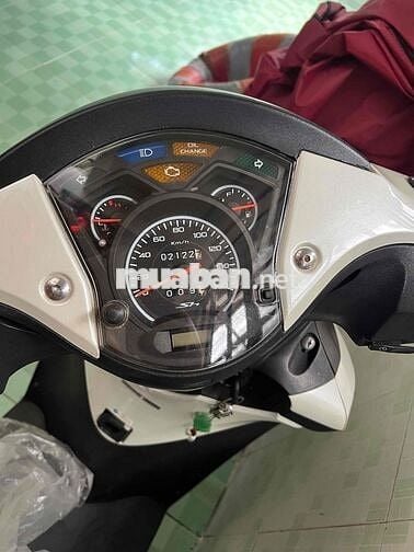 Cần bán xe SH Ý  109