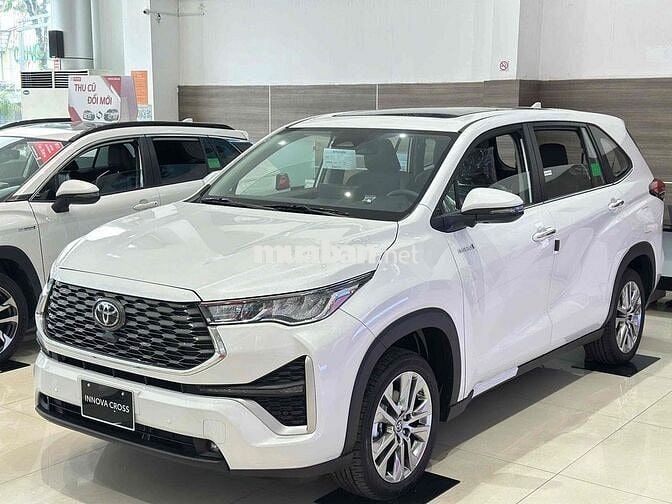 Toyota Innova Cross 2025 2.400KM Thương lượng mạnh
