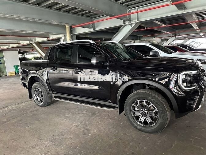 Ford Ranger Wildtrak 2024, lướt 8.000km, vay 75%