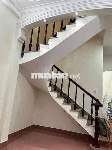🏠🏠NHÀ THUÊ HẺM CMT8 5PN 3WC GIÁ CHỈ 16TRIỆU NHÀ TRỐNG SẴN SẠCH SẼ