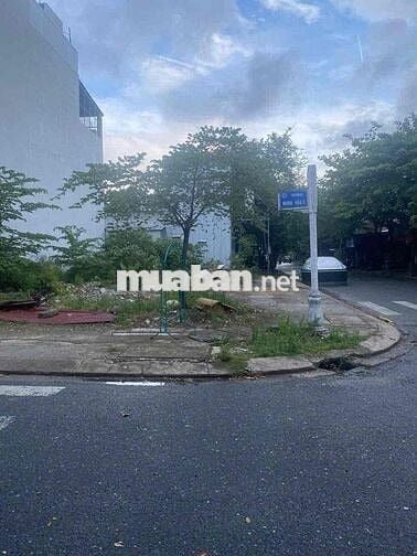 chủ cần bán lô góc nhơn hoà 3 sau bến xe  Quý khách mua nhanh liên hệ