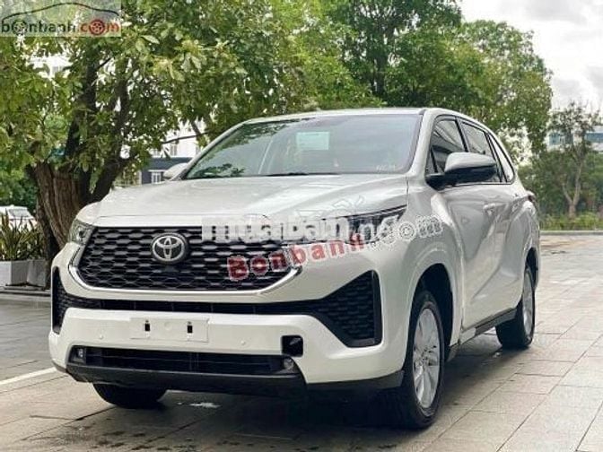 Toyota Innova Cross 2.0 CVT 2025