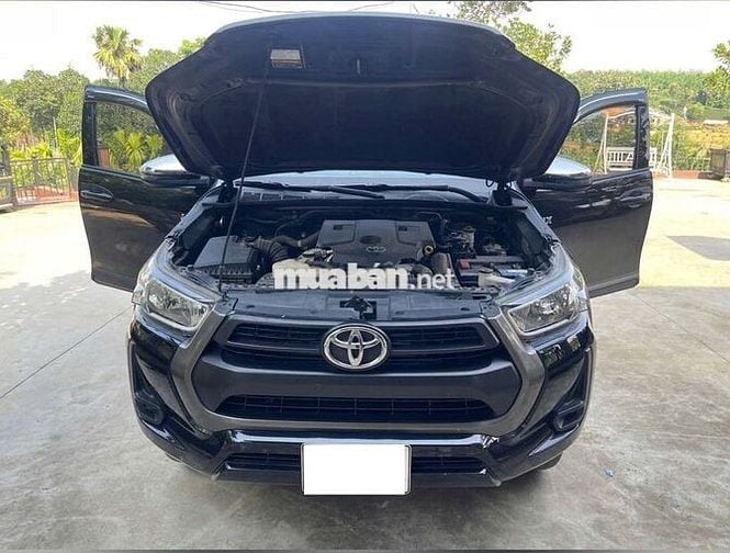 Toyota Hilux 2.4 AT một cầu Sx 2020 Nhập Thái