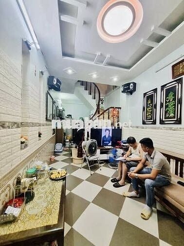 Nhà đẹp dân xây, bê tông cốt thép, nhà còn rất đẹp, giá nhỉnh 7 tỷ
