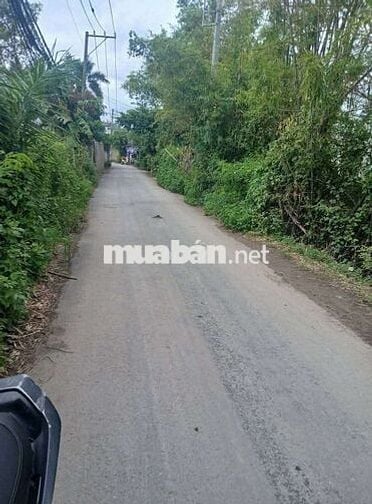 Bán đất mặt tiền.
Ngang 5 dài 23
Cách QL 1A 20m.
Giá 3ty chốt
