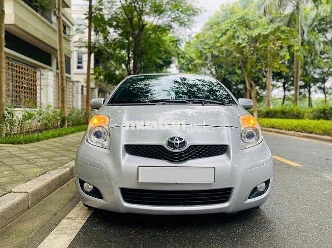 Toyota Yaris 2011 1.3 AT - 100000 km