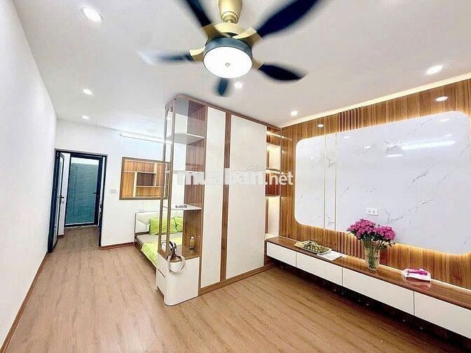 BÁN NHÀ TẬP THỂ TÂN MAI , 65M , TẦNG 1, ÔTÔ TRÁNH . GIÁ NHỈNH : 2 TỶ