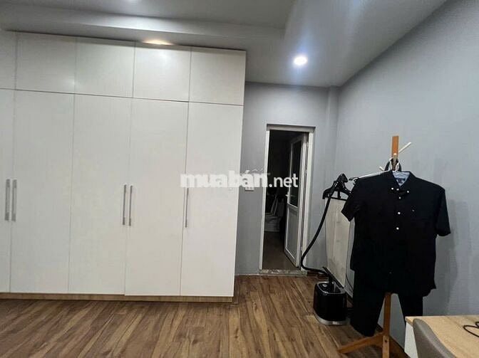 Bán Căn Hộ Tập Thể Tầng 4. Khu Nghĩa Tân. 75m2 Fuil Nội Thất.