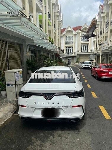 VinFast Lux A2.0 2022 A2.0 Tiêu chuẩn - 30000 km