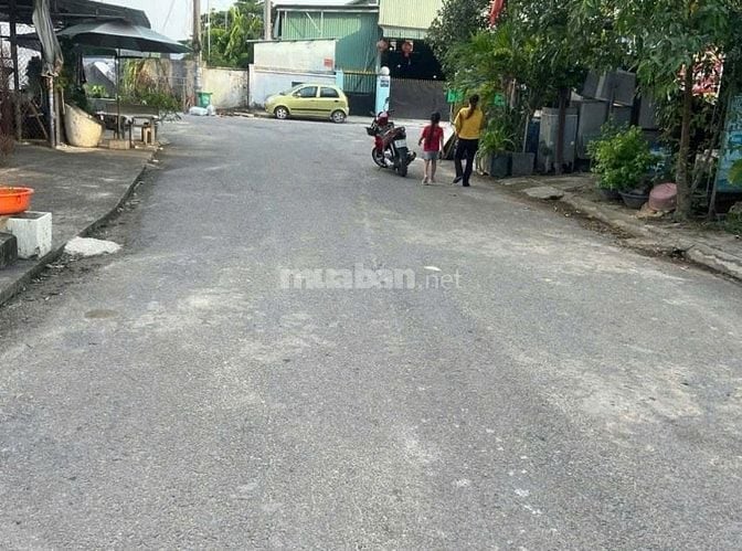 cần tiền nên bán căn nhà ở Tân Hiệp, Hóc Môn, 92m2 giá chỉ 920triệu.