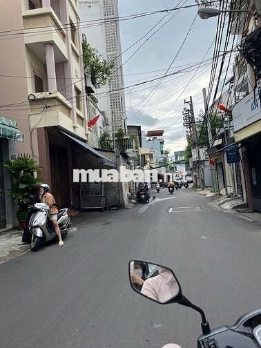 Bán nhà xinh (4x10m) ngay Chợ Bà Chiểu HXT 8m - 3PN master. Gía 8tỷ2