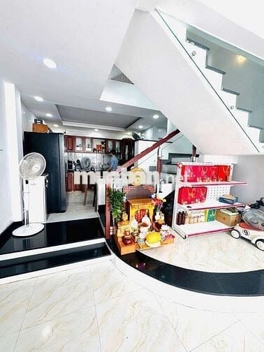 Nhà đẹp Hiệp Bình Chánh – Nở hậu tài lộc - Hẻm xe hơi - 4 tầng 3PN 3WC
