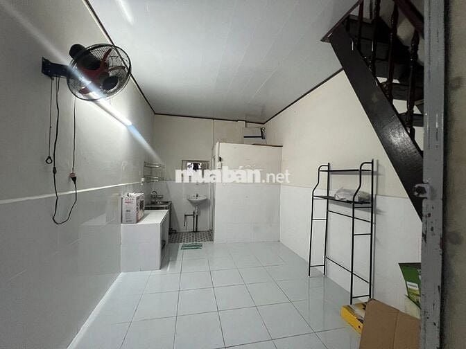 Cho thuê phòng 1 trệt 1 lầu, gần chợ Thị Nghè, 4.5TR (3x5m)
