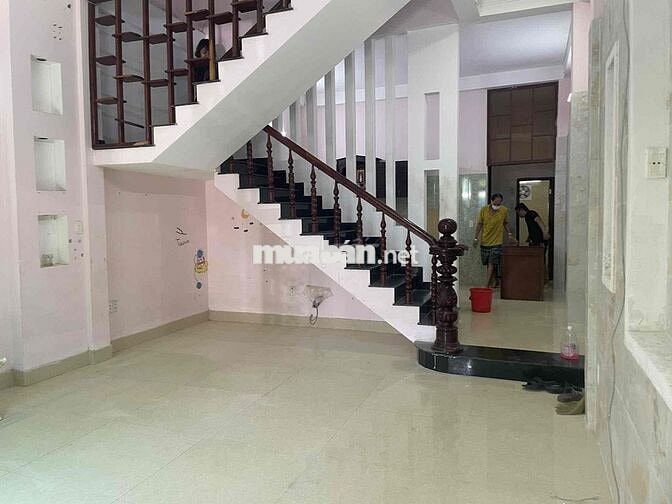cho thuê nhà nguyên căn 3 tầng 75m2. 4 phòng ngủ đường Hoà Minh 16