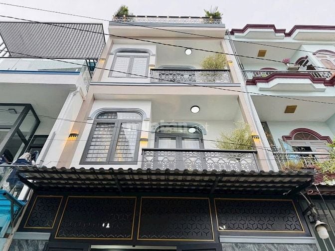 Gia Chủ Cần Tiền Gấp. Bán Nhanh Nhà Q10 dt 60m2 giá 3 tỷ 890. Sổ sẵn