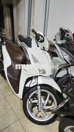 Bán xe Vision trắng đẹp, biển vip thần tài lớn