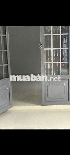 Cho thuê nhà cấp 4  đường tx 33 2pn 1wc có vường rộng giá 10 tr tl