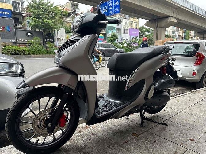 Honda SH Mode mới đăng ký di rất it