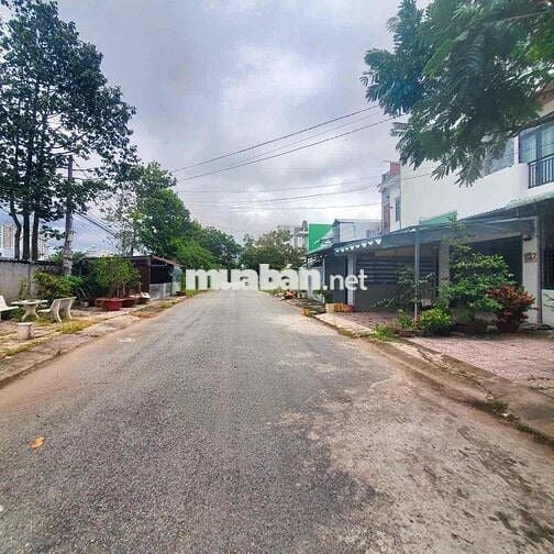 Nền đường số 1 Khu chiến thắng giá 2 tỷ 500 triệu tặng căn nhà cấp 4