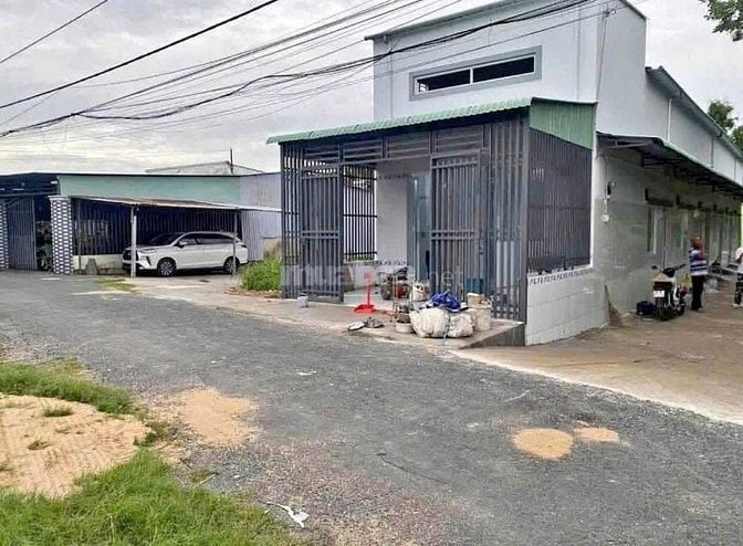 CẦN BÁN GẤP DÃY TRỌ 10 Phòng mặt tiền nhựa Gia Lộc Trảng Bàng 680tr