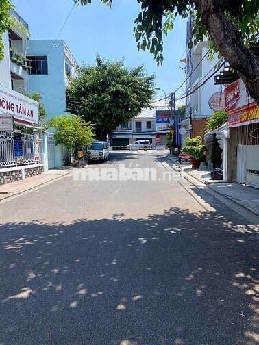 Bán lô đất ngang rộng đẹp mặt tiền đường Lam Sơn trung tâm Nha Trang